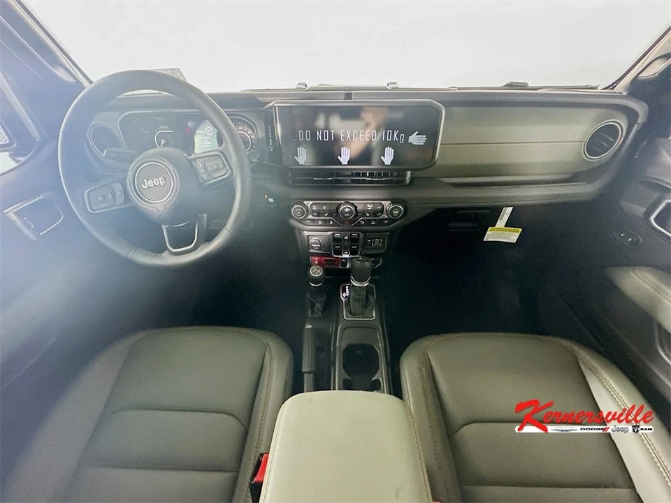2025 Jeep JT Gladiator - Image 9 of 12