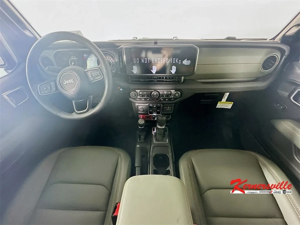 2025 Jeep JT Gladiator - Image 9 of 21