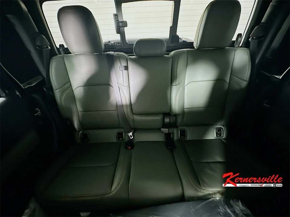 2025 Jeep JT Gladiator - Image 10 of 12