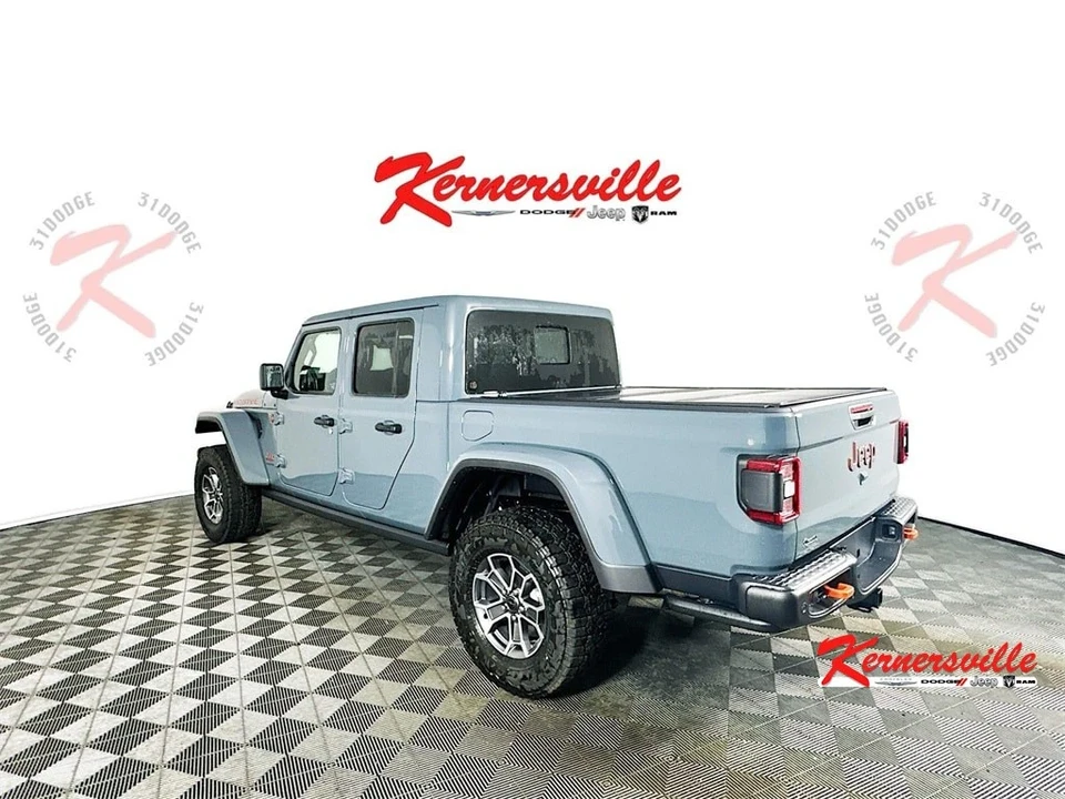 2025 Jeep JT Gladiator - Image 5 of 12