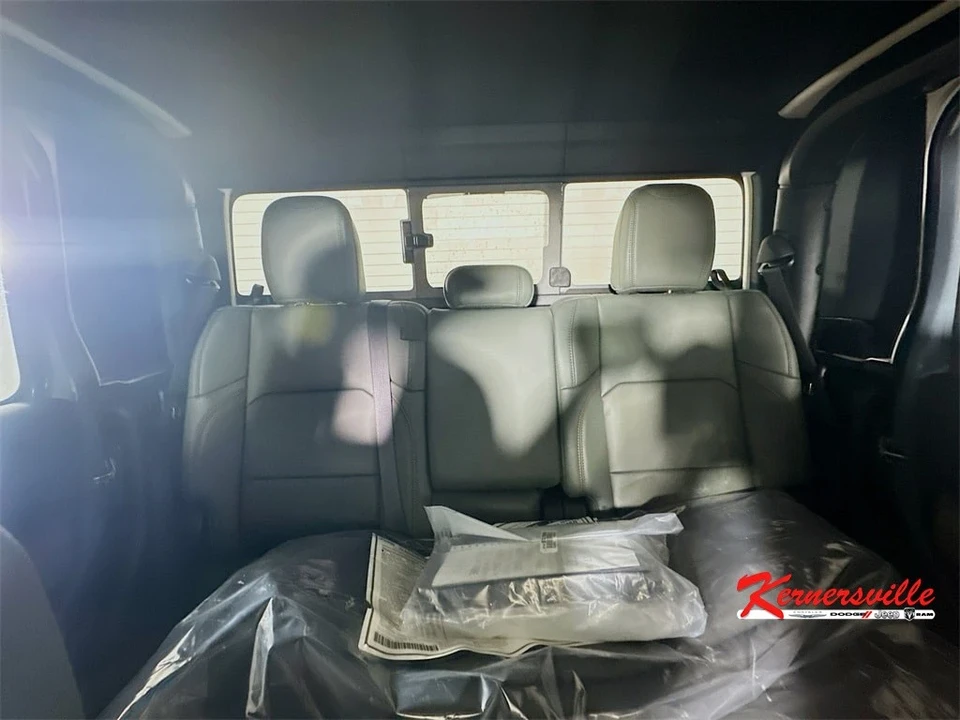 2025 Jeep JT Gladiator - Image 10 of 21