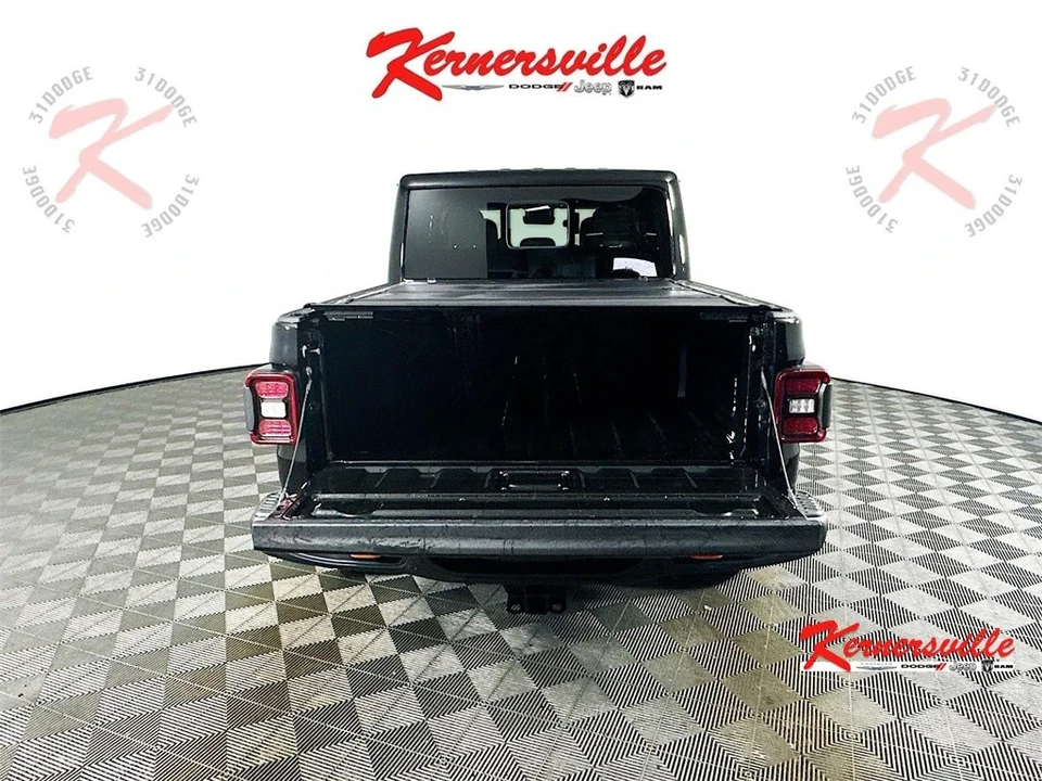 2025 Jeep JT Gladiator - Image 16 of 21