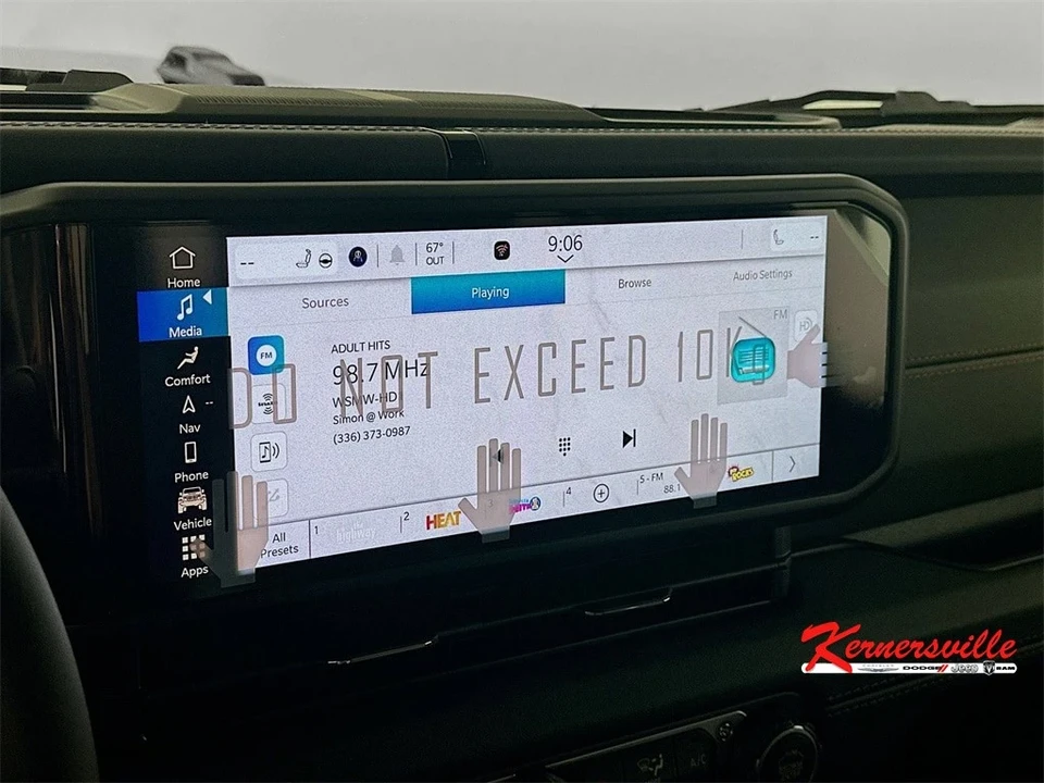 2025 Jeep JT Gladiator - Image 13 of 21