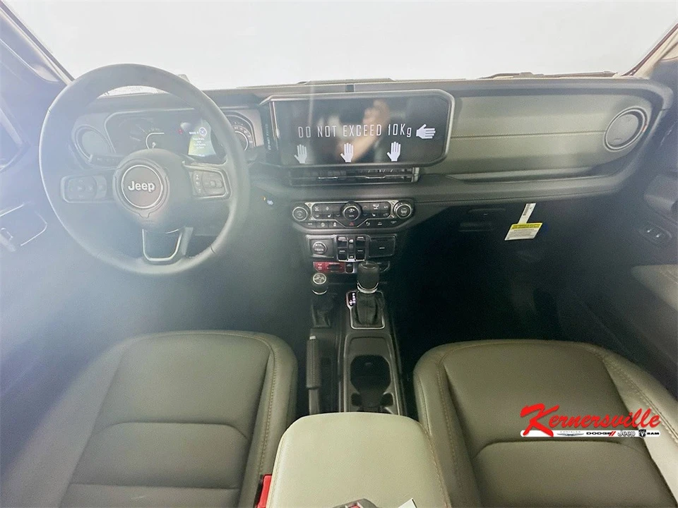 2025 Jeep JT Gladiator - Image 9 of 12