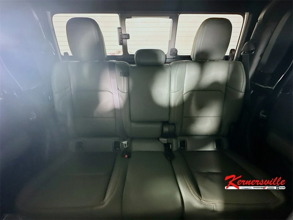 2025 Jeep JT Gladiator - Image 10 of 21