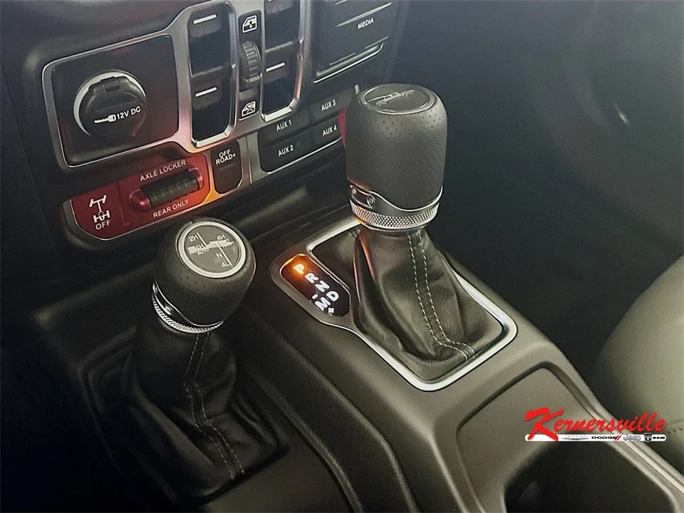 2025 Jeep JT Gladiator - Image 12 of 21