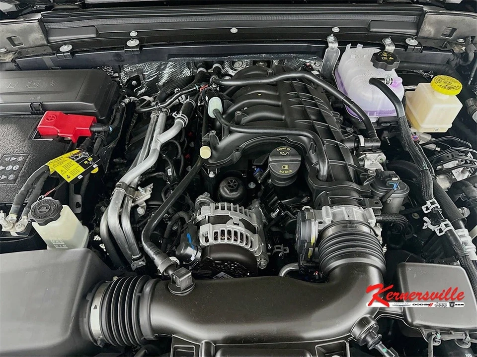 2025 Jeep JT Gladiator - Image 18 of 21