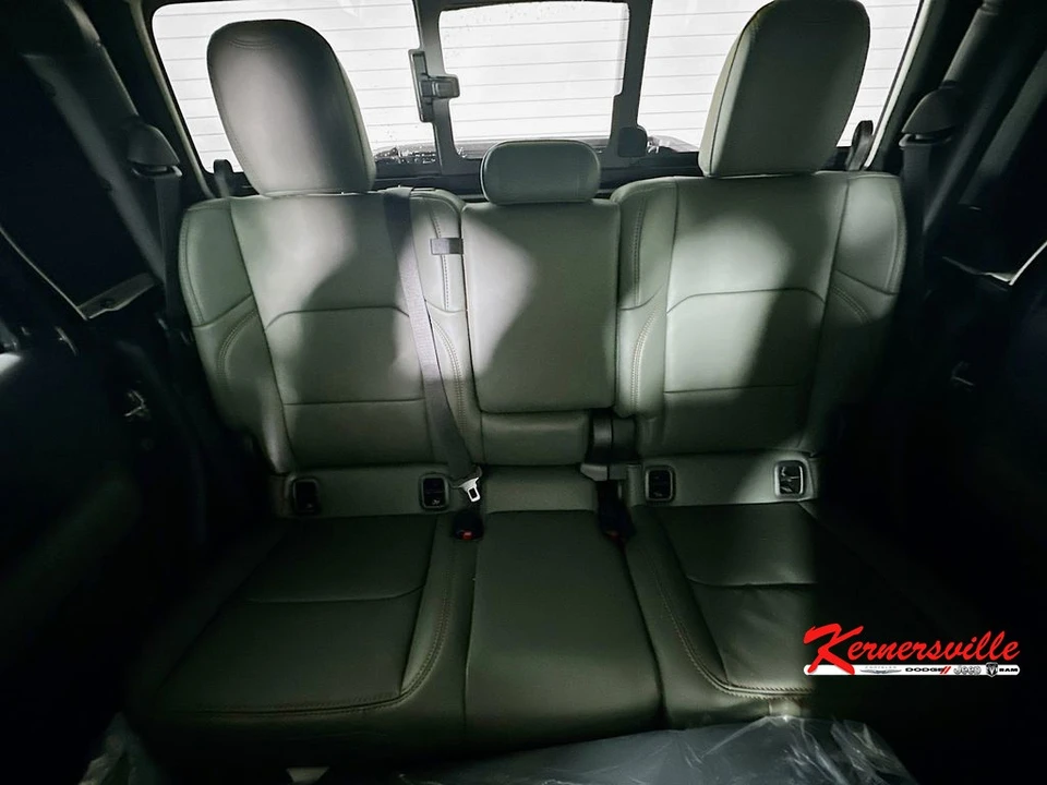 2025 Jeep JT Gladiator - Image 10 of 12