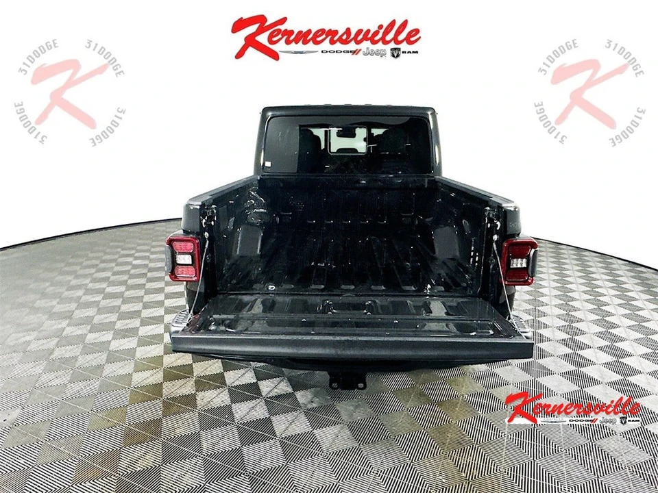 2025 Jeep JT Gladiator - Image 16 of 21
