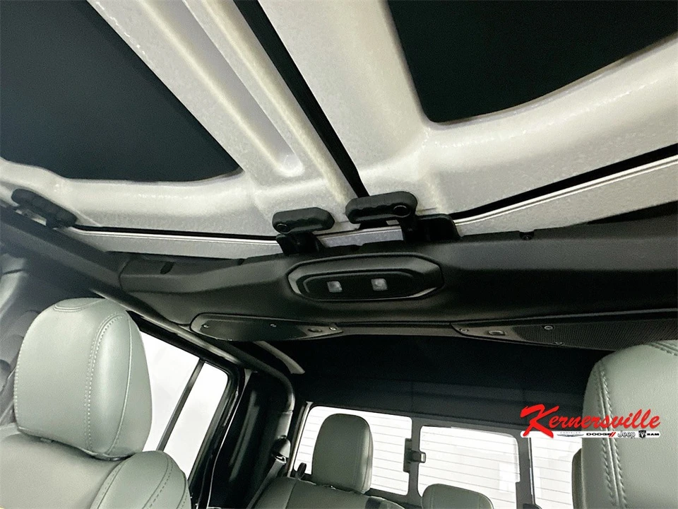 2025 Jeep JT Gladiator - Image 14 of 21