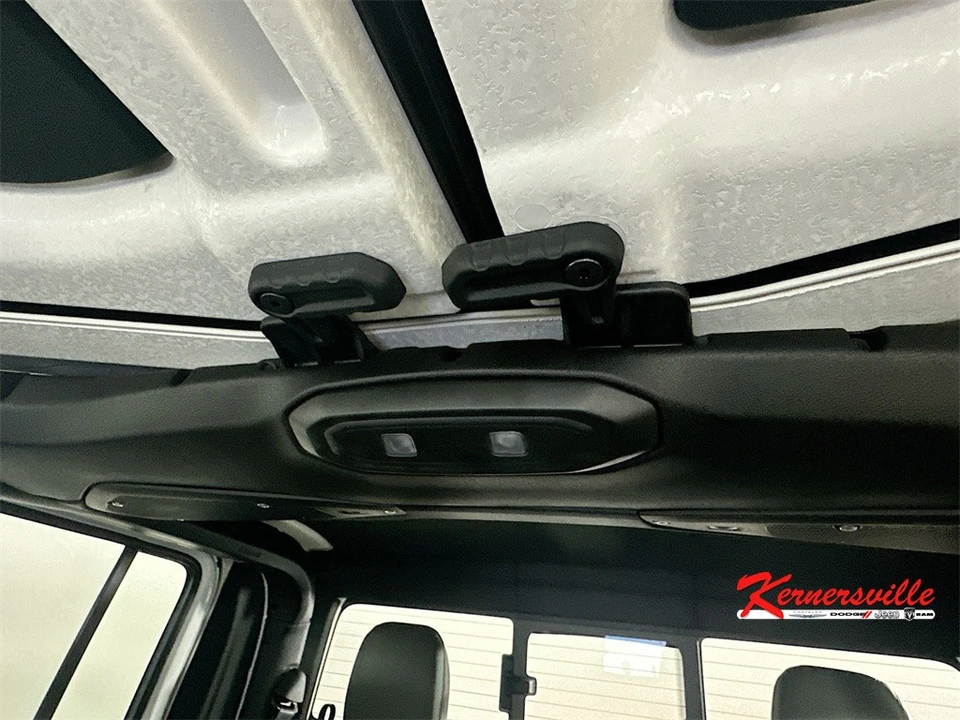 2025 Jeep JT Gladiator - Image 14 of 21