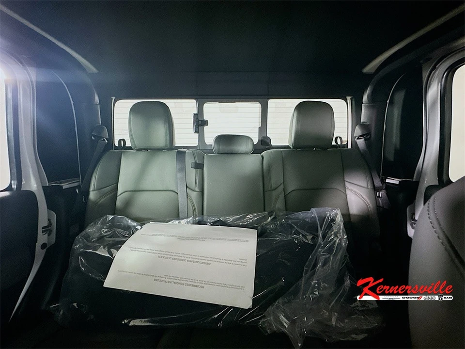 2025 Jeep JT Gladiator - Image 10 of 21