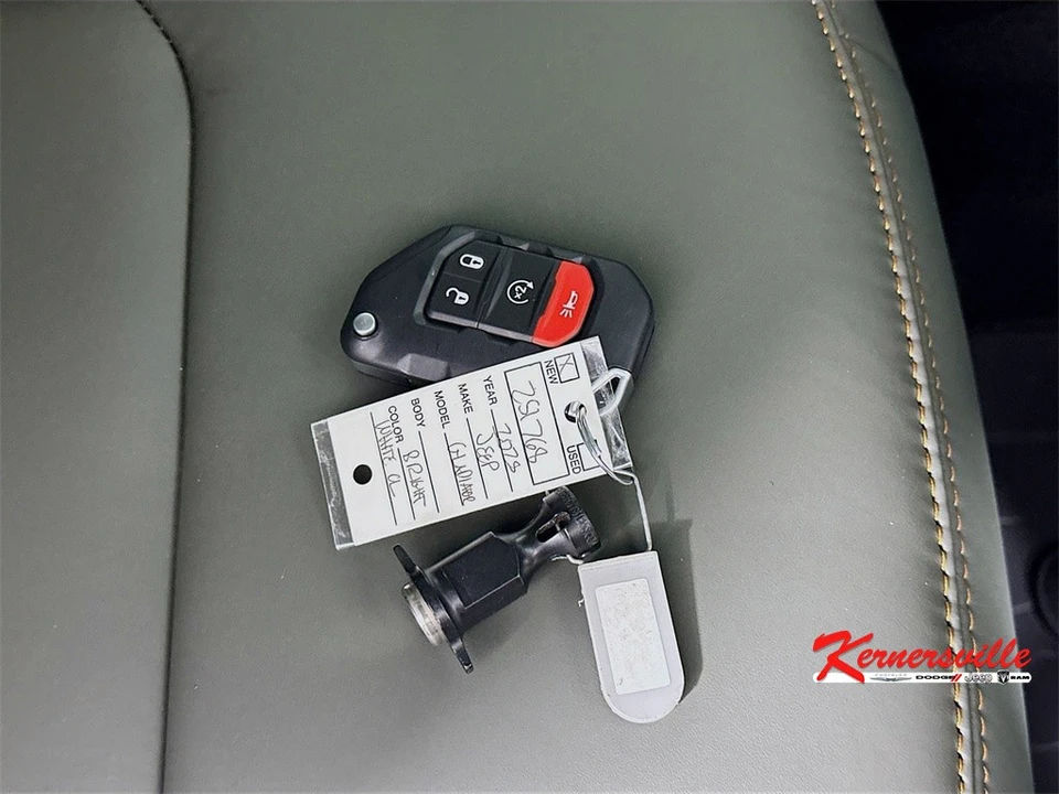 2025 Jeep JT Gladiator - Image 20 of 21