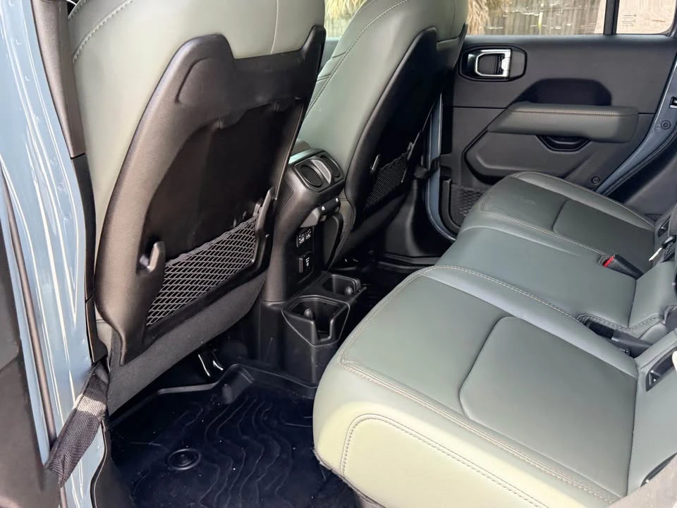 2025 Jeep JT Gladiator - Image 14 of 18