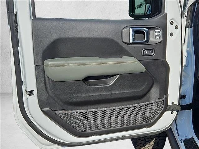 2025 Jeep JT Gladiator - Image 11 of 19