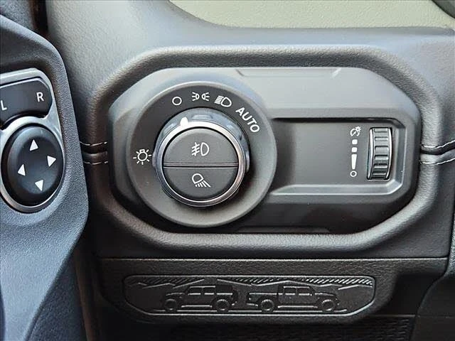 2025 Jeep JT Gladiator - Image 17 of 19