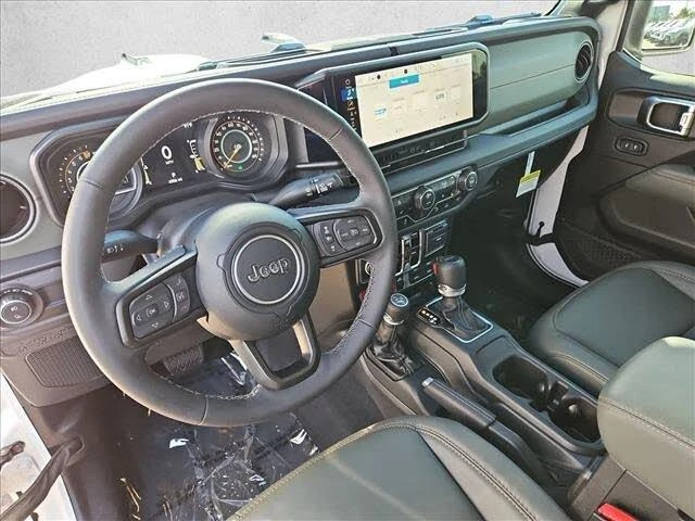 2025 Jeep JT Gladiator - Image 13 of 19