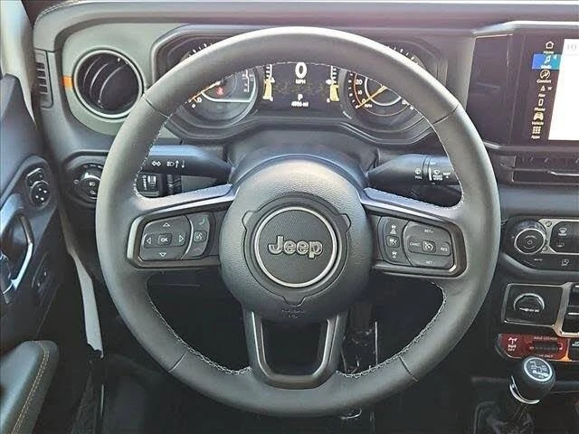 2025 Jeep JT Gladiator - Image 14 of 19