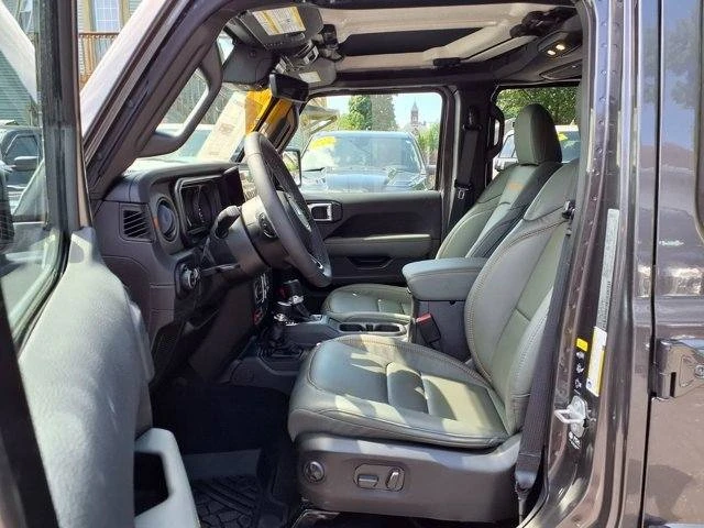 2025 Jeep JT Gladiator - Image 14 of 20