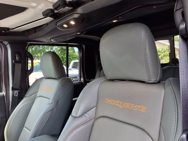 2025 Jeep JT Gladiator - Image 15 of 20