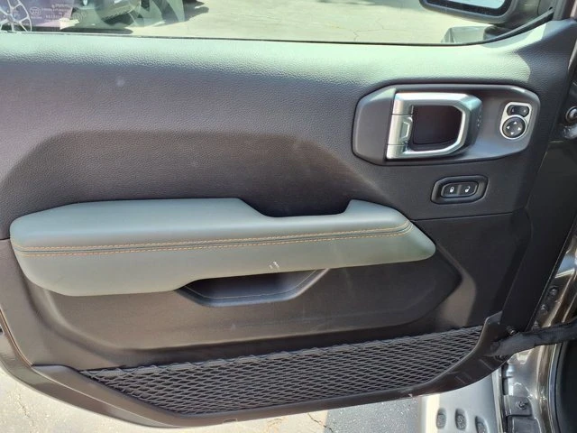 2025 Jeep JT Gladiator - Image 13 of 20