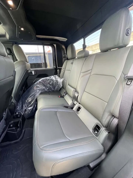 2025 Jeep JT Gladiator - Image 13 of 14