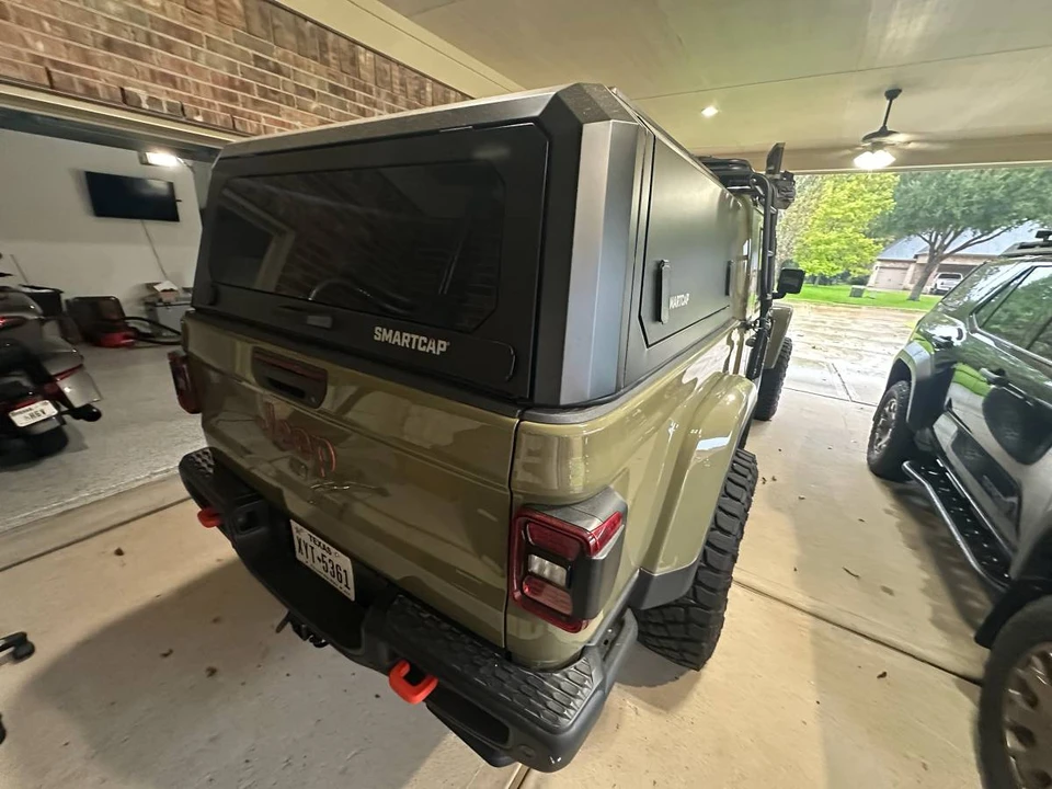 2025 Jeep JT Gladiator - Image 17 of 21