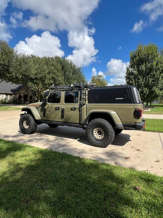2025 Jeep JT Gladiator - Image 2 of 21