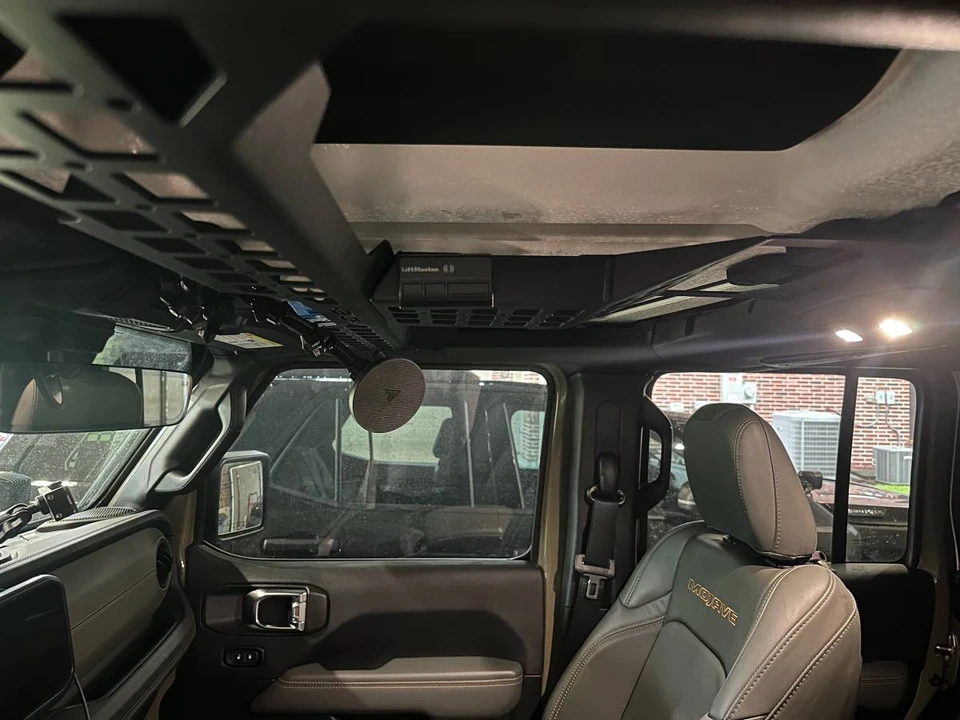 2025 Jeep JT Gladiator - Image 20 of 21