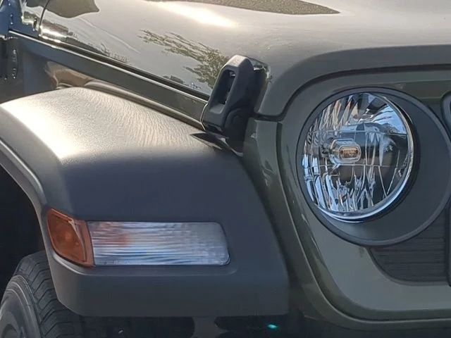2025 Jeep JT Gladiator - Image 8 of 19