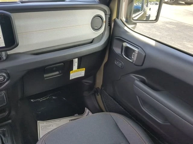 2025 Jeep JT Gladiator - Image 15 of 19