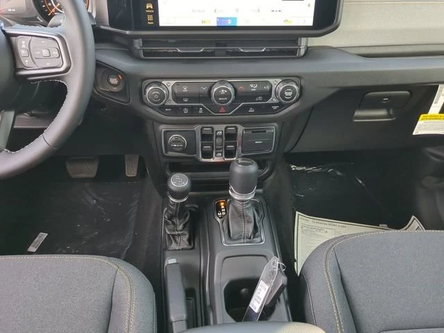 2025 Jeep JT Gladiator - Image 17 of 19