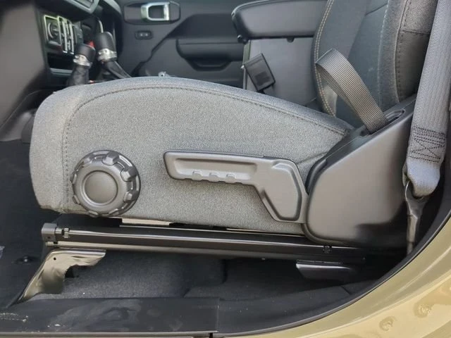 2025 Jeep JT Gladiator - Image 18 of 19