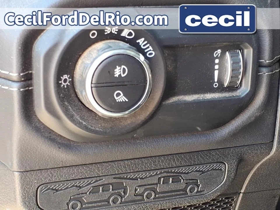 2025 Jeep JT Gladiator - Image 14 of 20