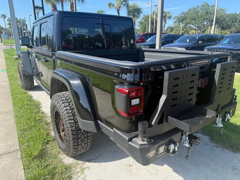 2025 Jeep JT Gladiator - Image 2 of 2