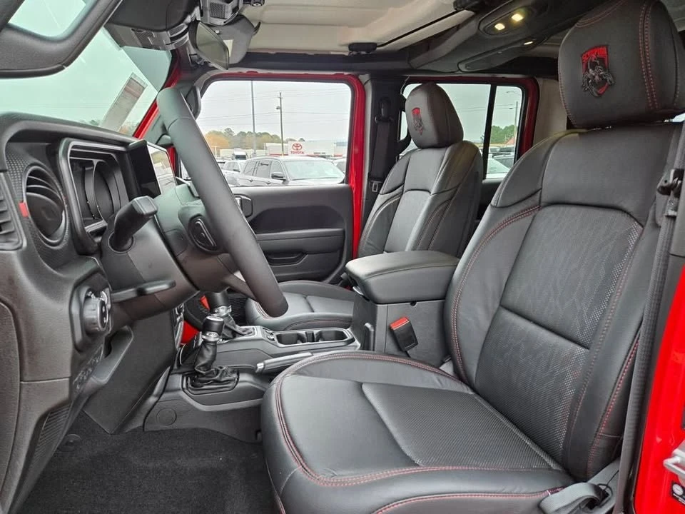 2025 Jeep JT Gladiator - Image 13 of 20