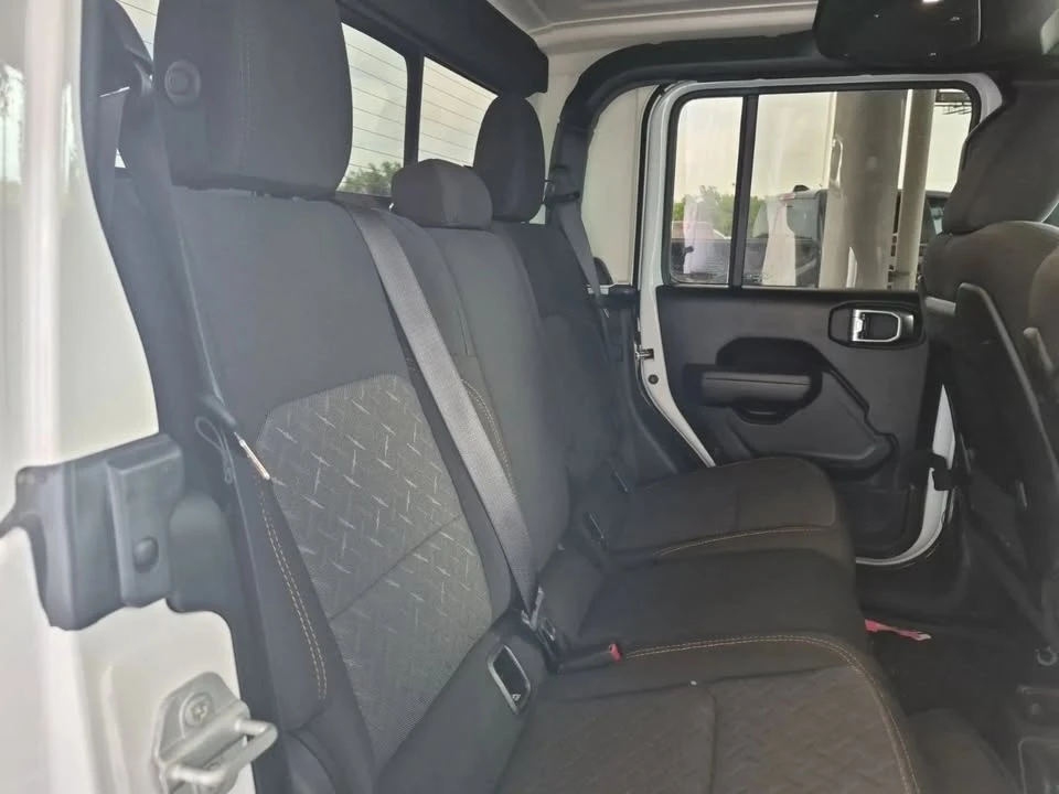 2025 Jeep JT Gladiator - Image 6 of 15
