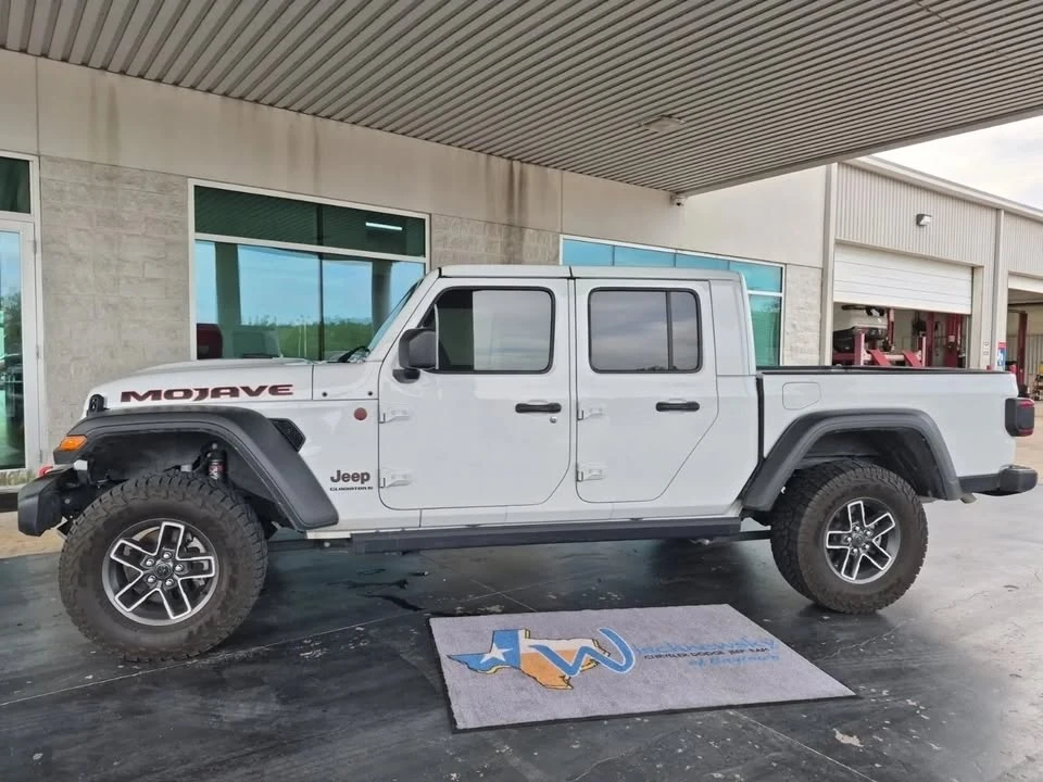 2025 Jeep JT Gladiator - Image 2 of 15