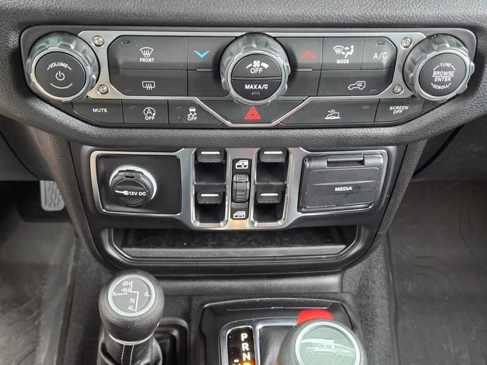 2025 Jeep JT Gladiator - Image 18 of 20