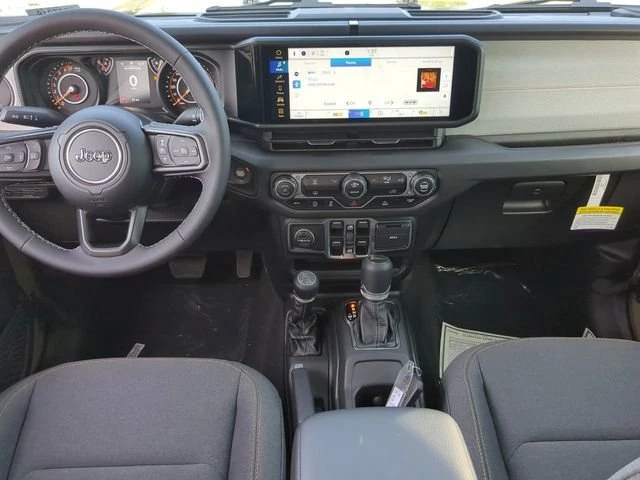 2025 Jeep JT Gladiator - Image 13 of 19