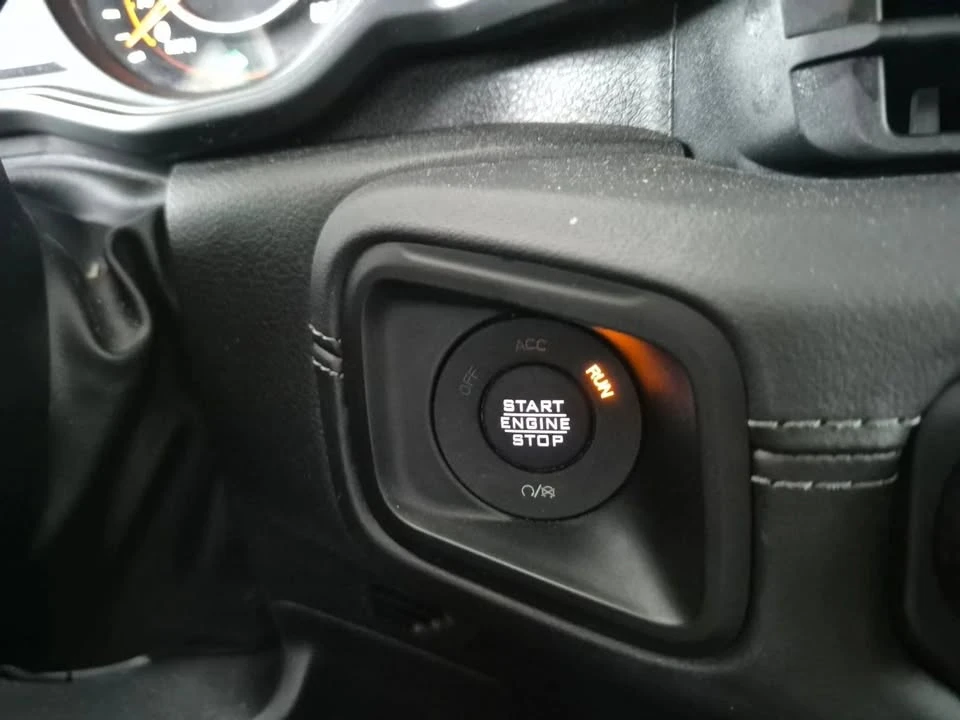2025 Jeep JT Gladiator - Image 15 of 15