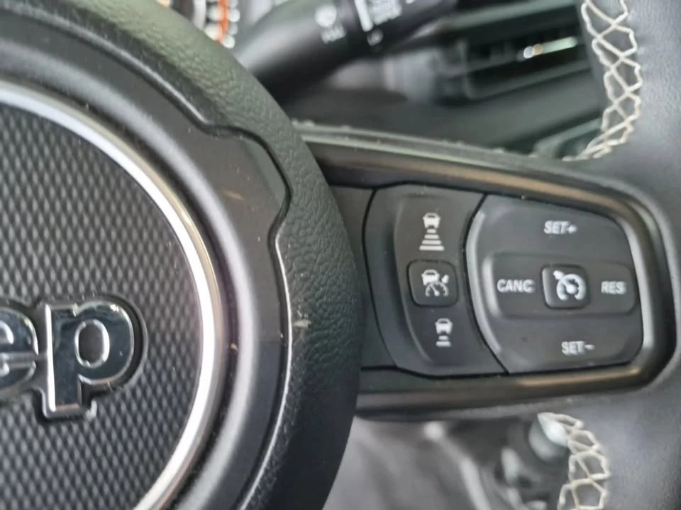 2025 Jeep JT Gladiator - Image 12 of 15