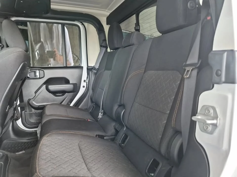 2025 Jeep JT Gladiator - Image 9 of 15
