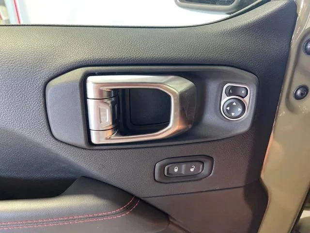 2025 Jeep JT Gladiator - Image 14 of 19
