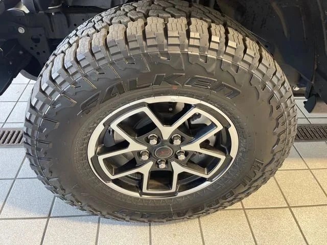 2025 Jeep JT Gladiator - Image 4 of 19