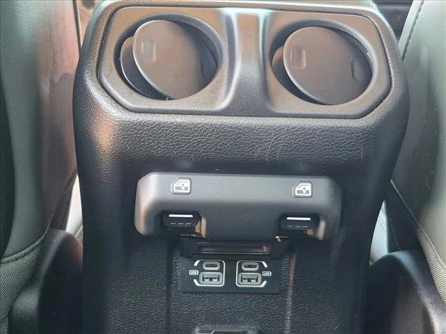 2025 Jeep JT Gladiator - Image 10 of 11