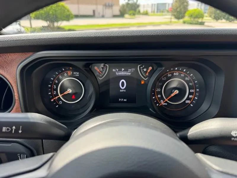 2025 Jeep JT Gladiator - Image 15 of 20