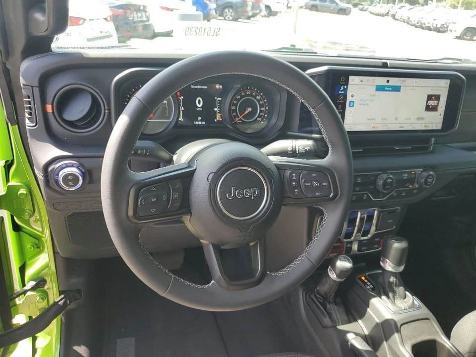 2025 Jeep JT Gladiator - Image 15 of 20