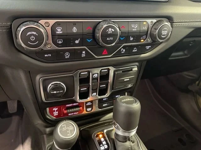 2025 Jeep JT Gladiator - Image 12 of 19