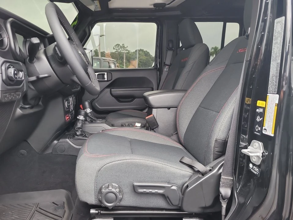 2025 Jeep JT Gladiator - Image 17 of 20